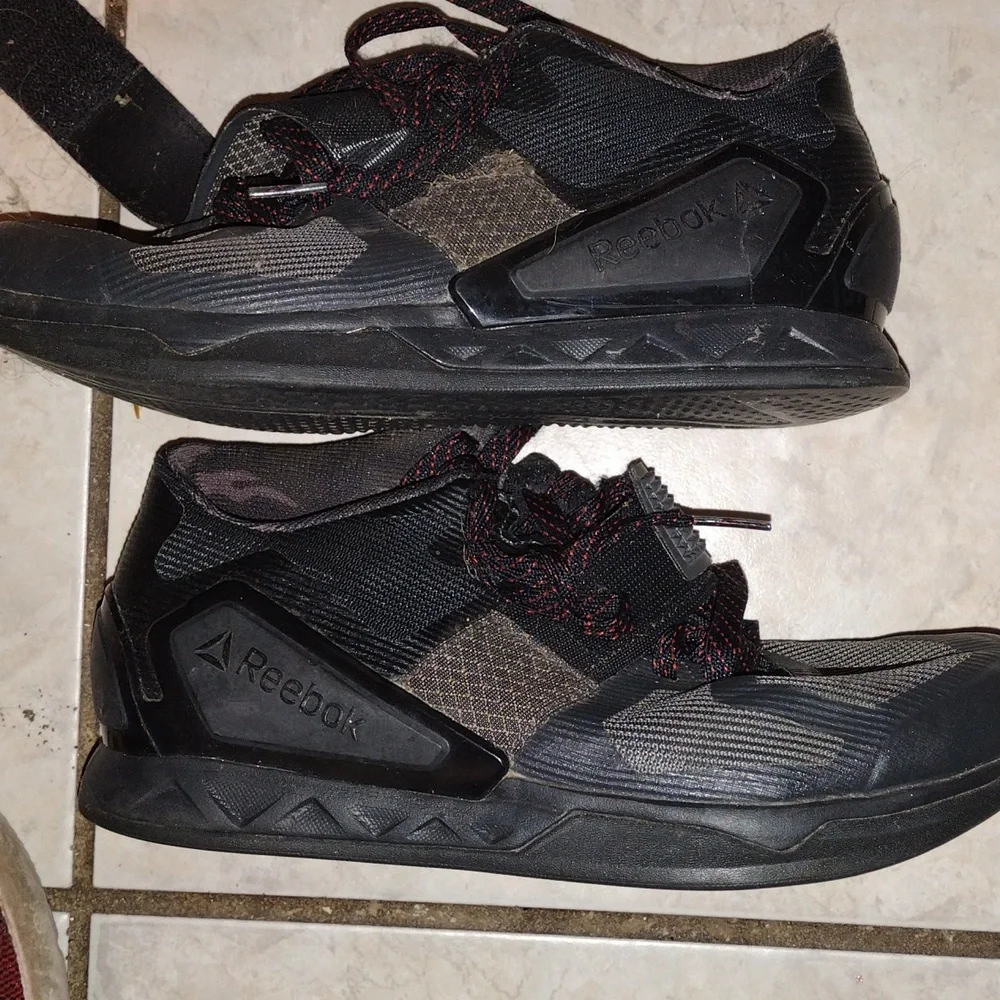 COPY - Reebok - Picture 1 of 4